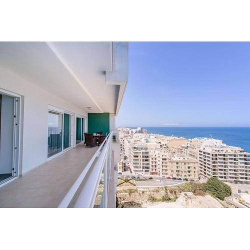 SEAFRONT LUXURY APARTMENT incl POOL