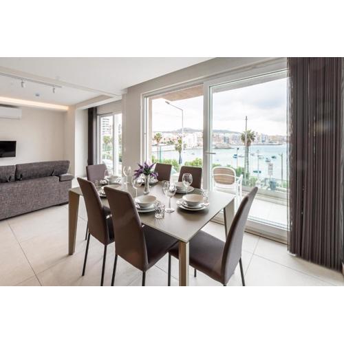 Seafront Luxury Apartment