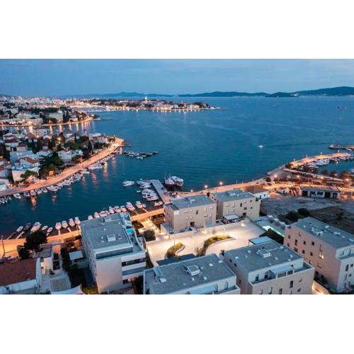 Seafront Luxury Suite Idassa by Belmont Realty