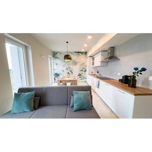 Seafront Modern Farmont Acquamarine Suite