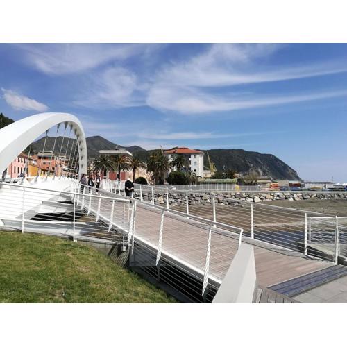 Seafront Riva appartamento fronte mare