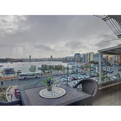 Seafront Sliema City Center Holiday Apartment