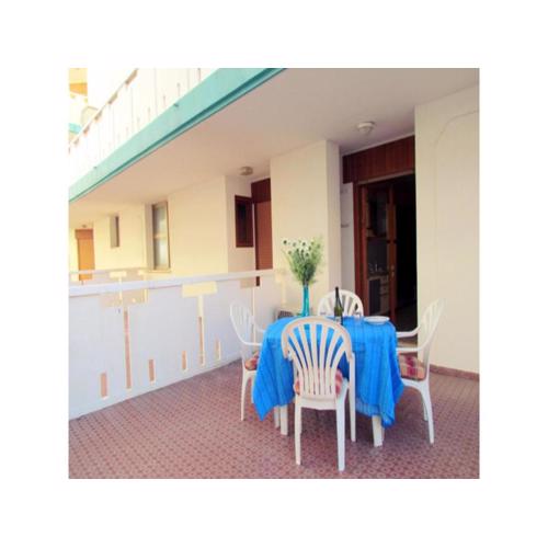 Seafront studio with terrace and parking