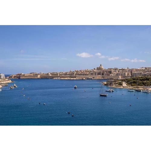 Seafront Terrace With A Breathtaking Valletta View