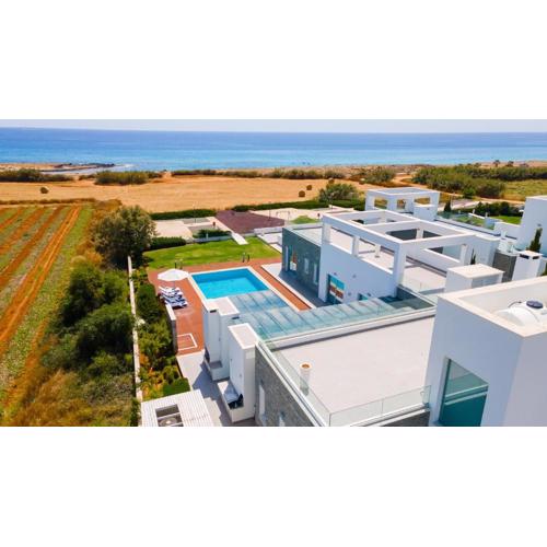 Seafront Villa Cecelia by Ruidoso Luxury