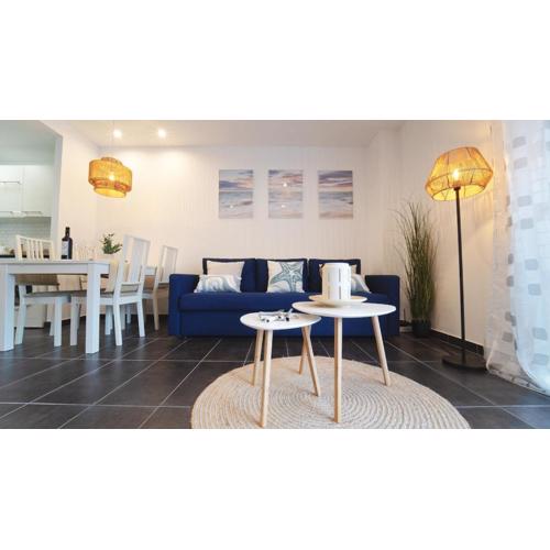 Seahomes Vacations - Beachside Apt with Pool