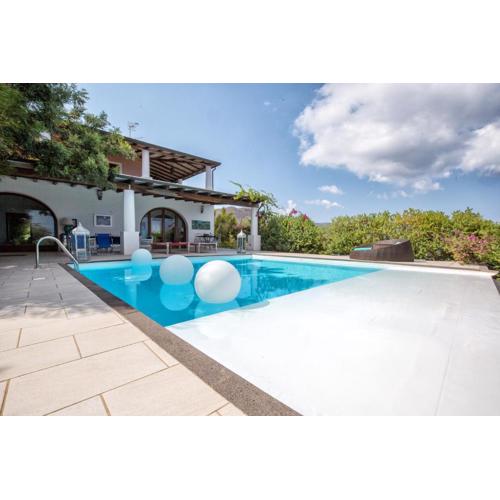 Sealight Villa Lipari - Vista e Piscina