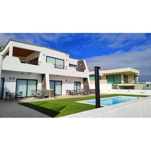 Seascape pool, air con, view, adult only