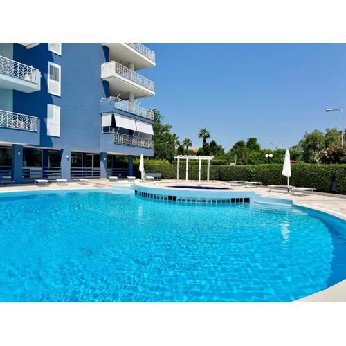 Seashell Light - pool and beach apartment