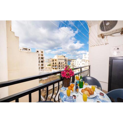 Seashells Apartments with terrace, just off the seafront in Bugibba - by Getawaysmalta