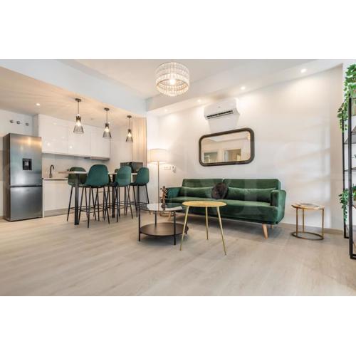 Seaside apartment steps from Marina Port by REMS