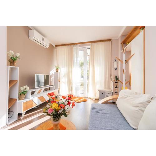 Seaside Apartment with a garden