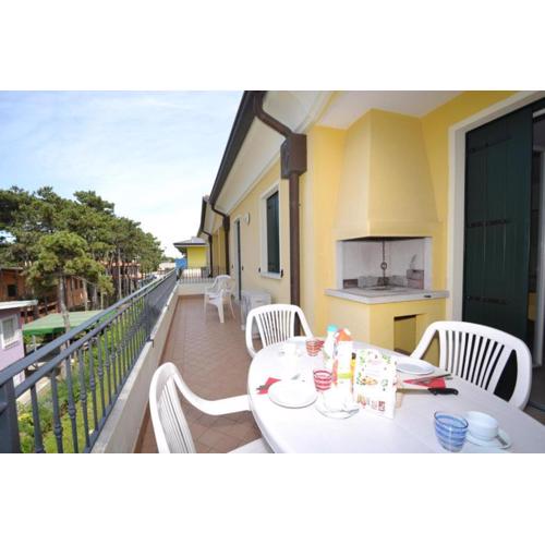 Seaside comfort flat with modern amenities