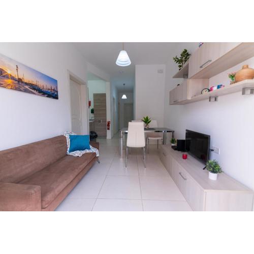 Seaside Cosy Maisonette @ Marsaskala - 2 mins walk from sea