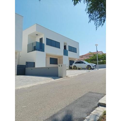 Seaside holiday house Vir - Lozice, Vir - 24443