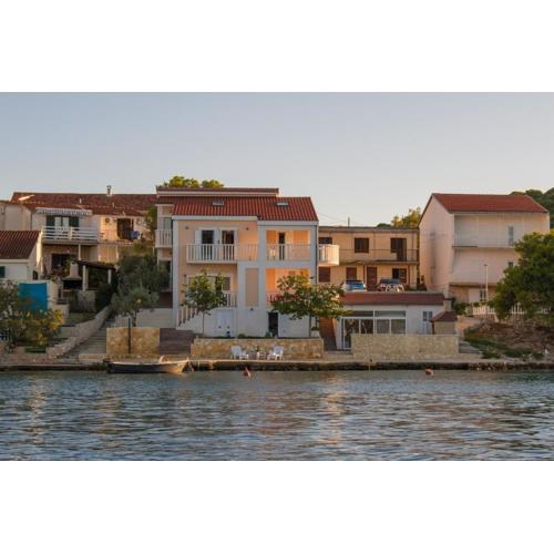 Seaside house for families with children Rogoznica - 22156