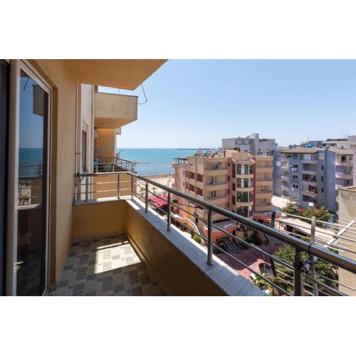 Seaside Retreat - 1 bedroom apartment by the beach