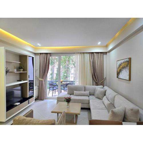 Seaside retreat in Gjiri Lalzit