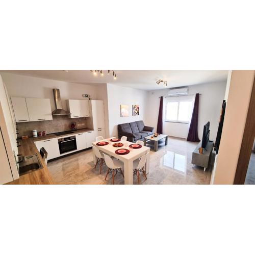 Seaside Serenity 8 - few mins walk to the beach by QuickTrips