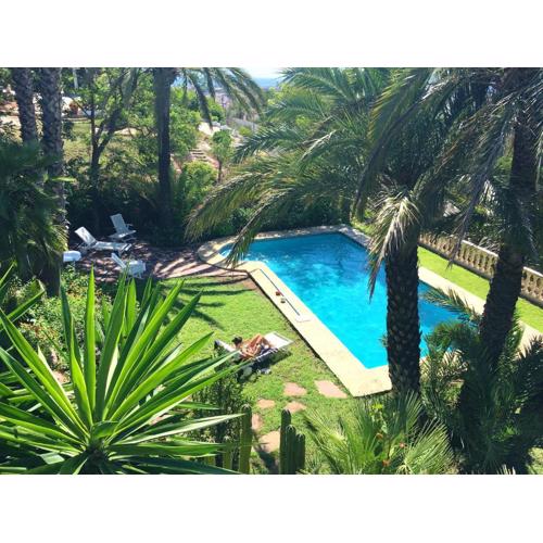 Seaside villa in Jávea with private pool