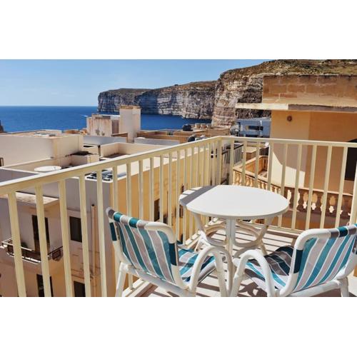 Seaview 2-bedroom Apartment in Xlendi