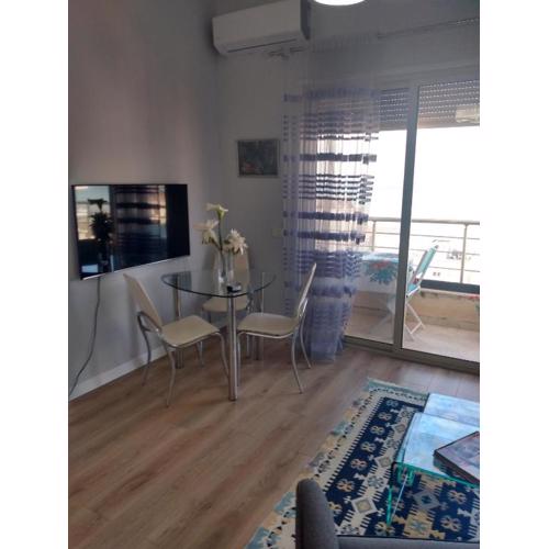 Seaview apartment in Durres beach, Albania -Elavator, Air-condition, Internet provided