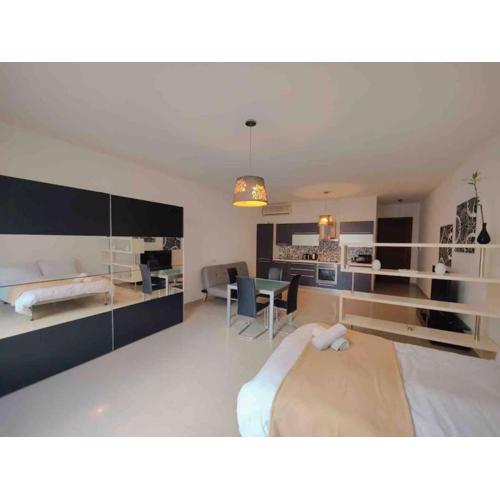 Seaview apartment Sliema