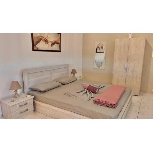 Seaview Apartments