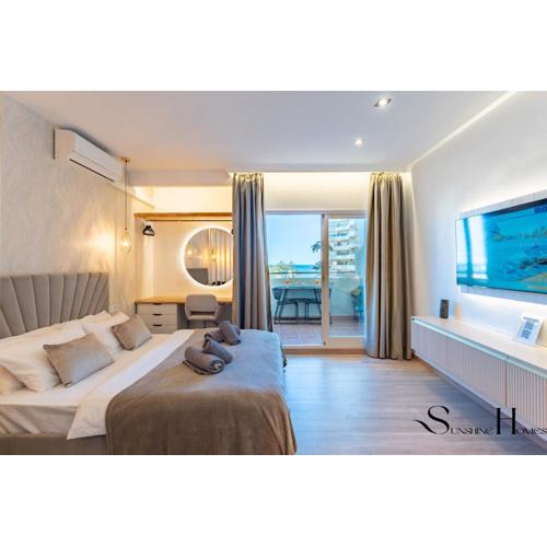 Seaview beachfront studio with aqua park & balcony