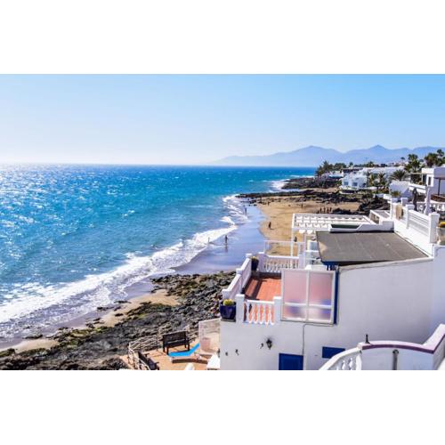 Seaview Coastal Home on front line with amazing sea views and large terrace