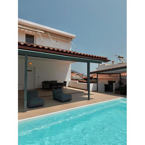 Seaview Complex with Pool