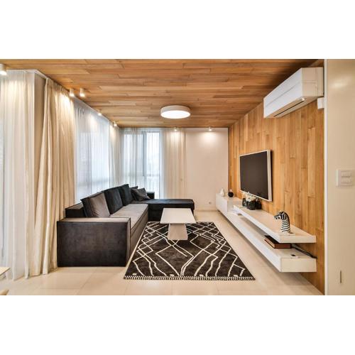 Seaview flat with pool & parking