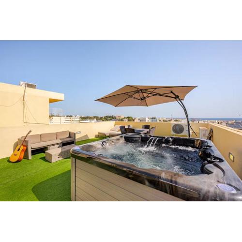 Seaview Jacuzzi 3BR Penthouse