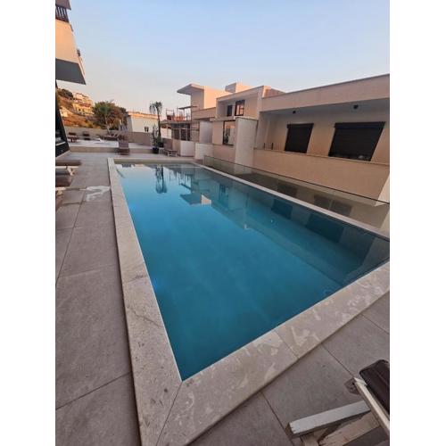 Seaview Luxury Apartment