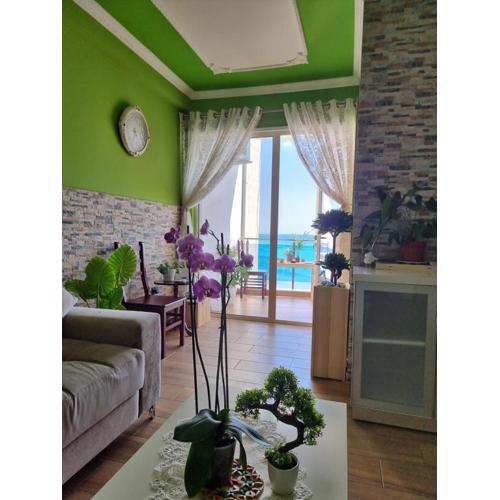 Seaview Luxury Apartment