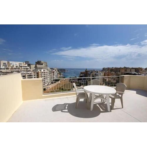 Seaview Penthouse Balluta Bay VC