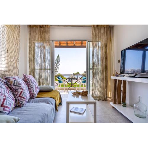 Seawaves 1- Bedroom Apartment near Meneou Beach