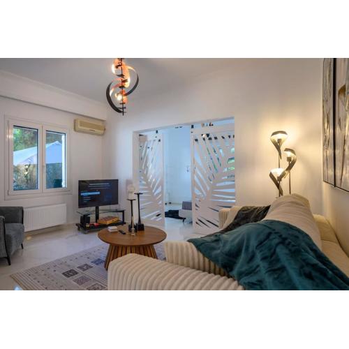 Seclusion, Privacy and 2 bedroom Luxury in Glyfada