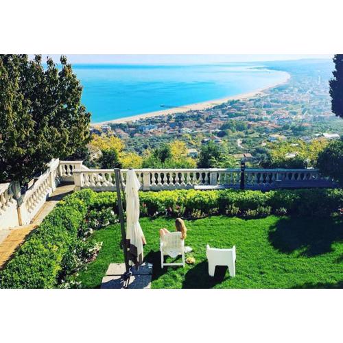 SECRET GARDEN - Suites & Apartments