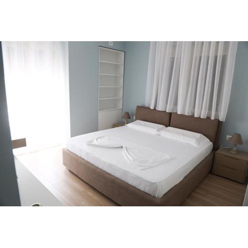 See side Apartment