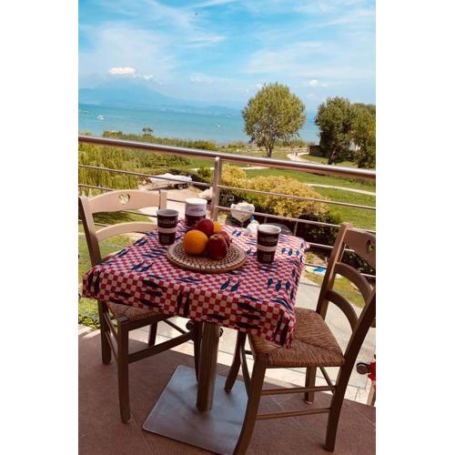 Seeblickwohnung Sirmione - Fronte Lago mit Privatsteg