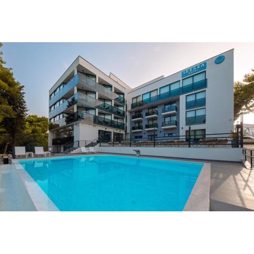 SeeSea Hotel