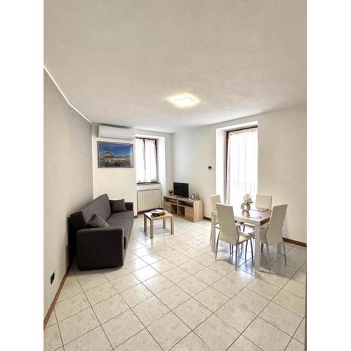 SELA HOUSE - Oasi di Tranquillità tra Lago e Montagna a Lecco