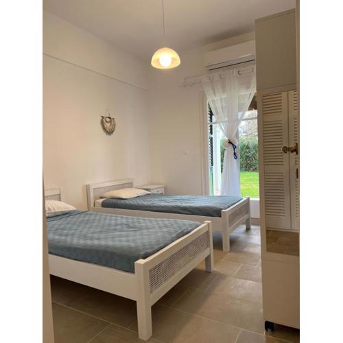 Sela’s Corfu beach home