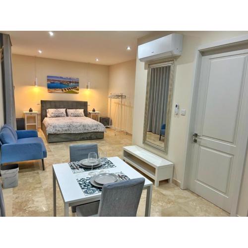 Senglea Apartment - Valletta Ferry