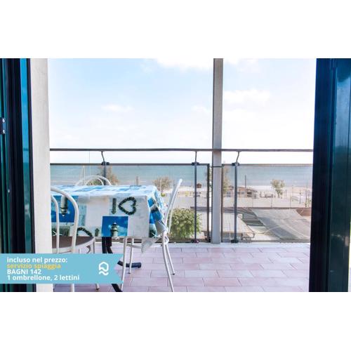 Senigallia, bilocale sul mare con spiaggia inclusa - SE001