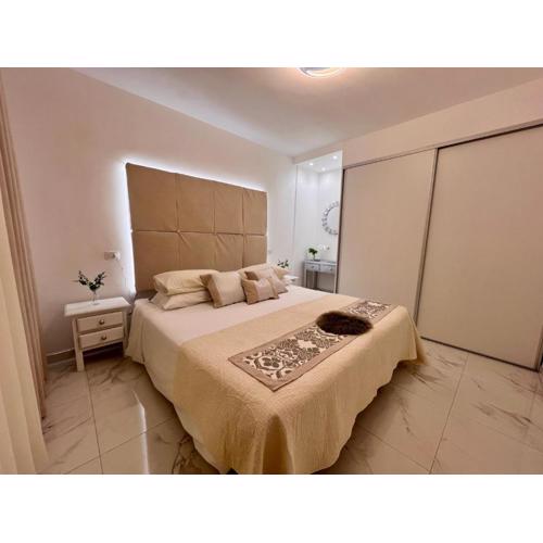 serene flat in central location overlooking SIAM PARK