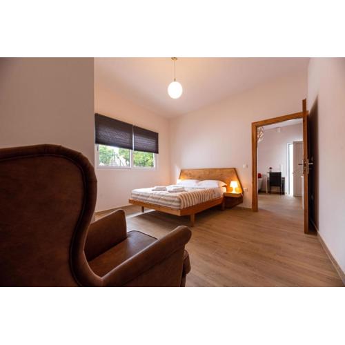 Serenity - Brand New Apt Near Athens Int Arpt