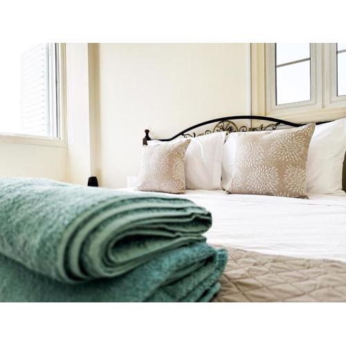 Serenity Sunrise Holiday Apt - Larnaca