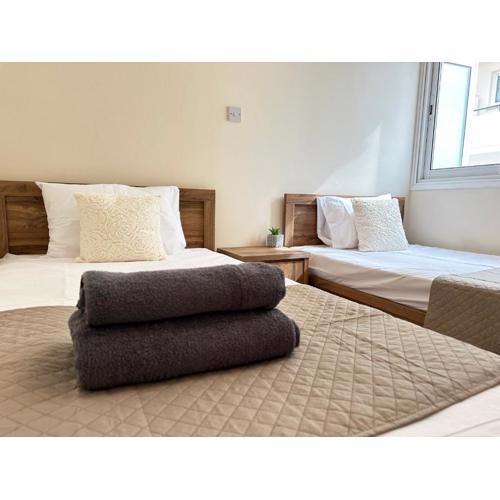 Serenity Sunset Holiday Apt - Larnaca
